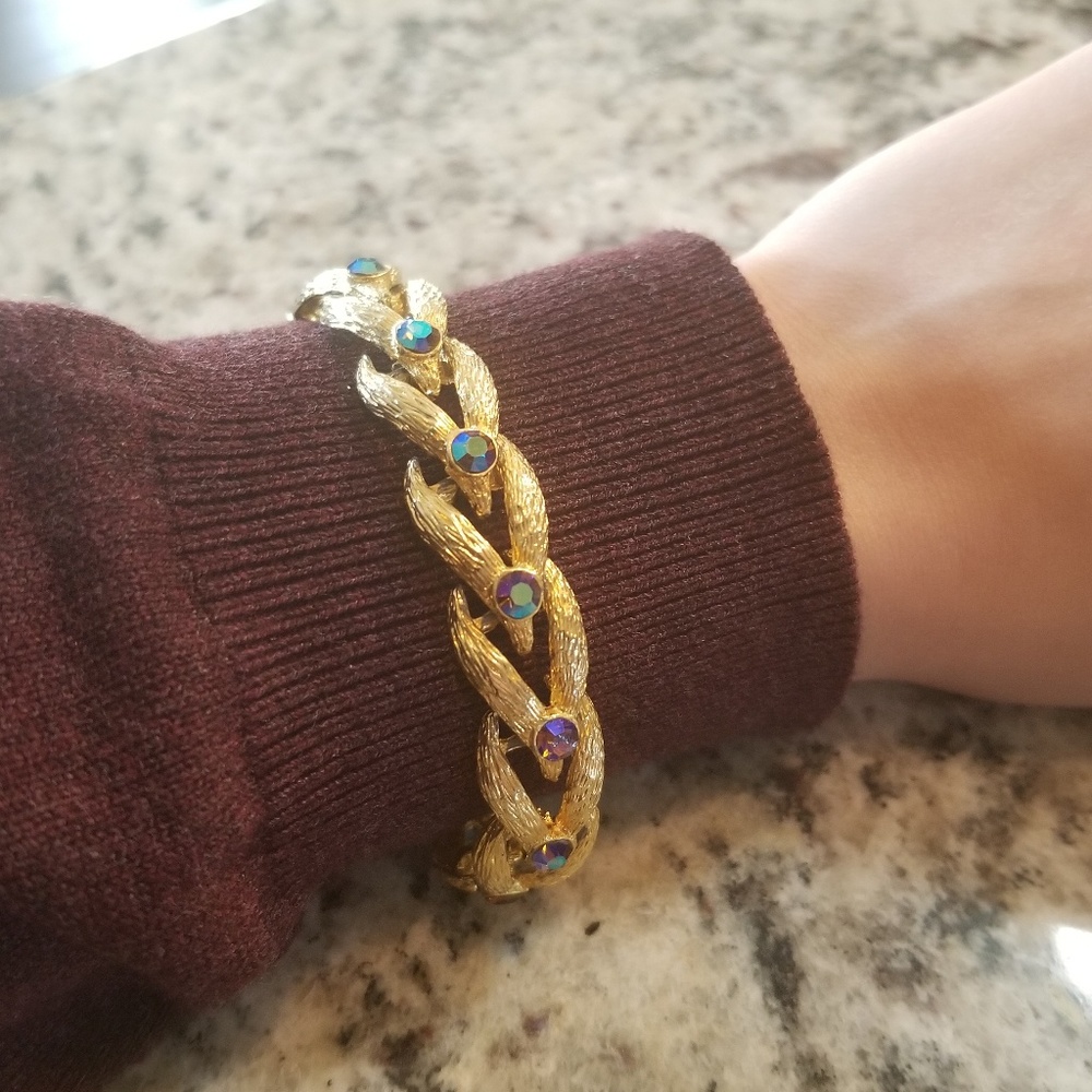 Gold Braid Bracelet - Picture 3 of 4